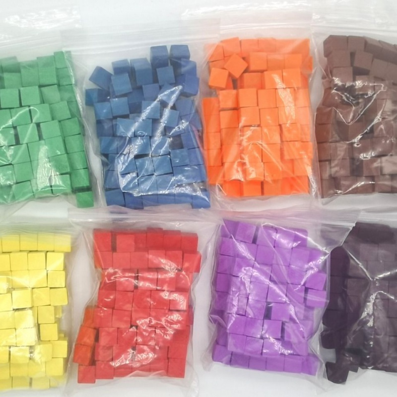 Board Game Economy - 100 ชิ้น/ล็อต 10 มม.ไม้ก้อนลูกเต๋าที่มีสีสันหมากรุกชิ้นมุมขวาสําหรับ Token ปริศนาเกมกระดาน